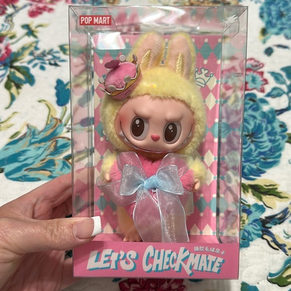 POP MART Other - Pop Mart Let's Checkmate Queen